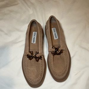 Women’s Suede Steve Madden Loafers ( Size 6)